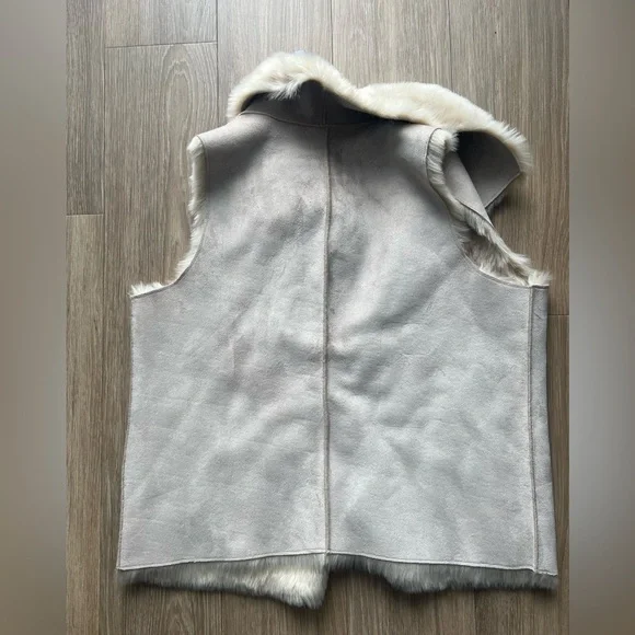 Grace & Lace Taupe Faux Fur Vest Size M NWT - Picture 6 of 6